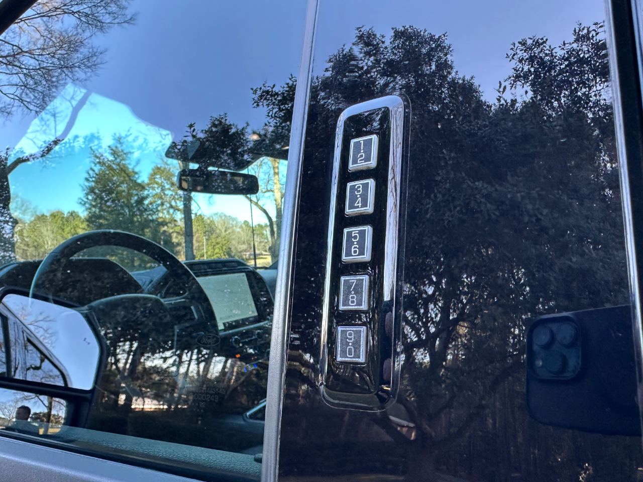 Ford Super Duty F-250 SRW Lariat 4WD Crew Cab 6.75' Box 2022