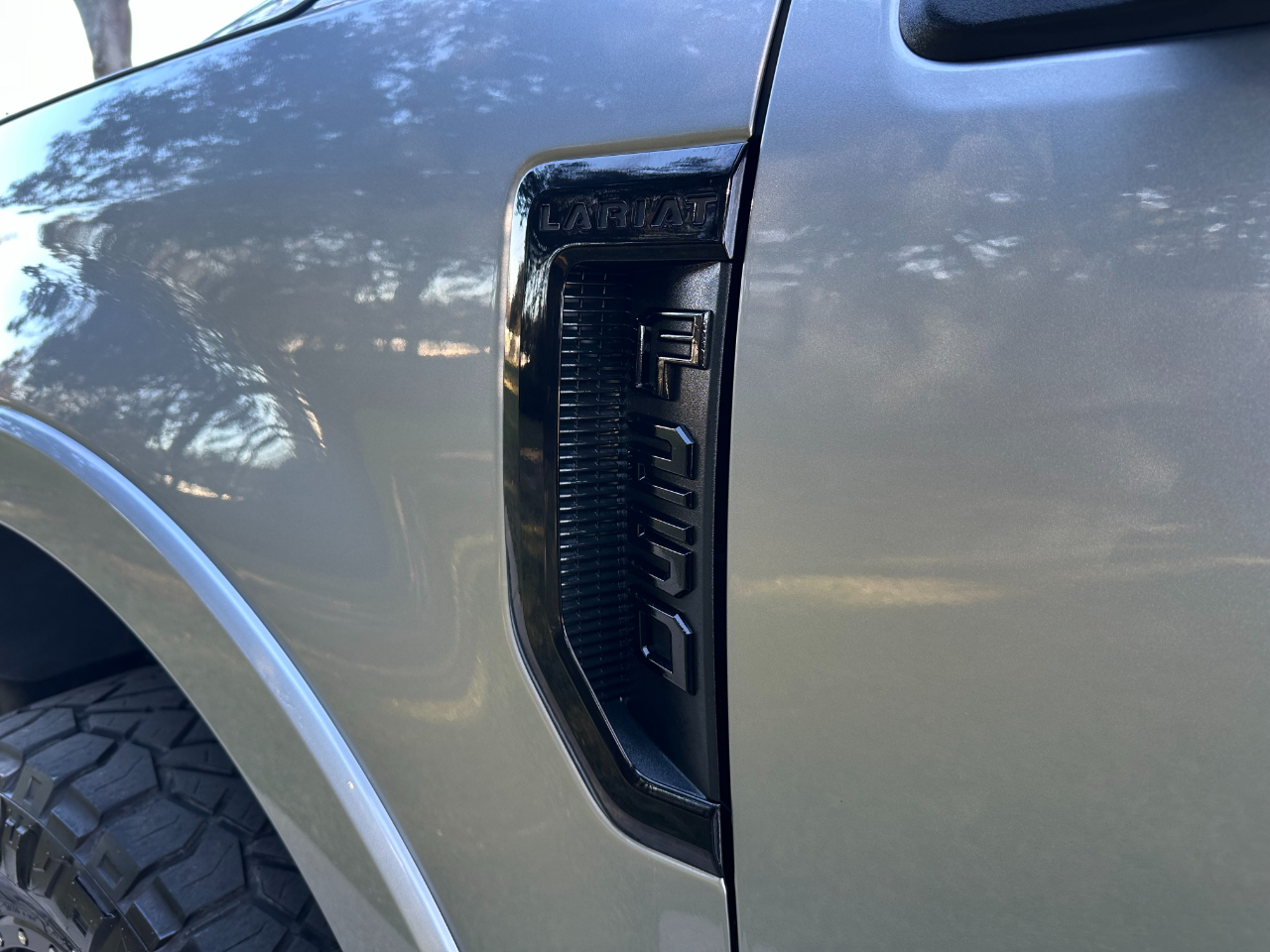 Ford Super Duty F-250 SRW Lariat 4WD Crew Cab 6.75' Box 2022