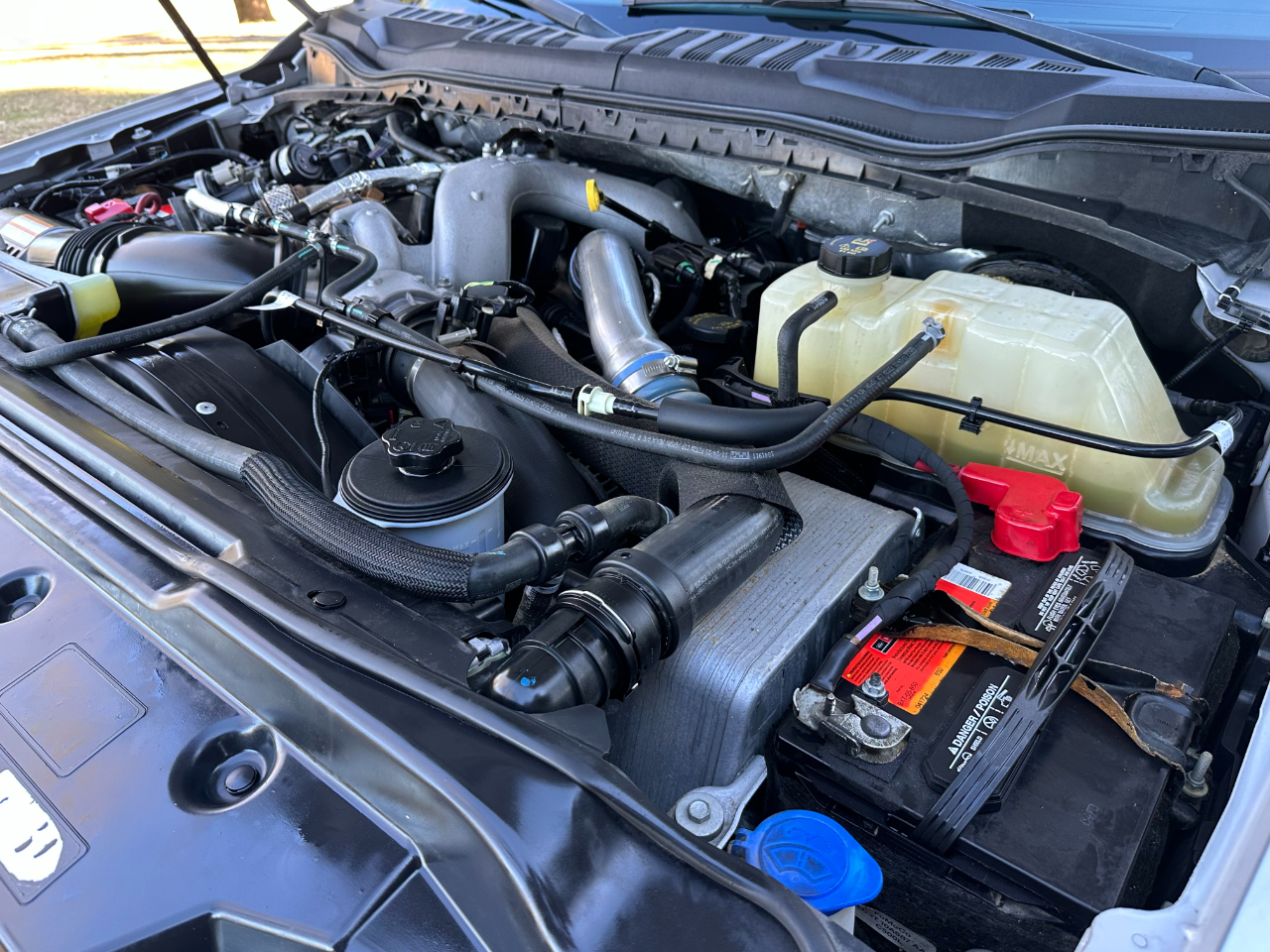 Ford Super Duty F-250 SRW Lariat 4WD Crew Cab 6.75' Box 2022