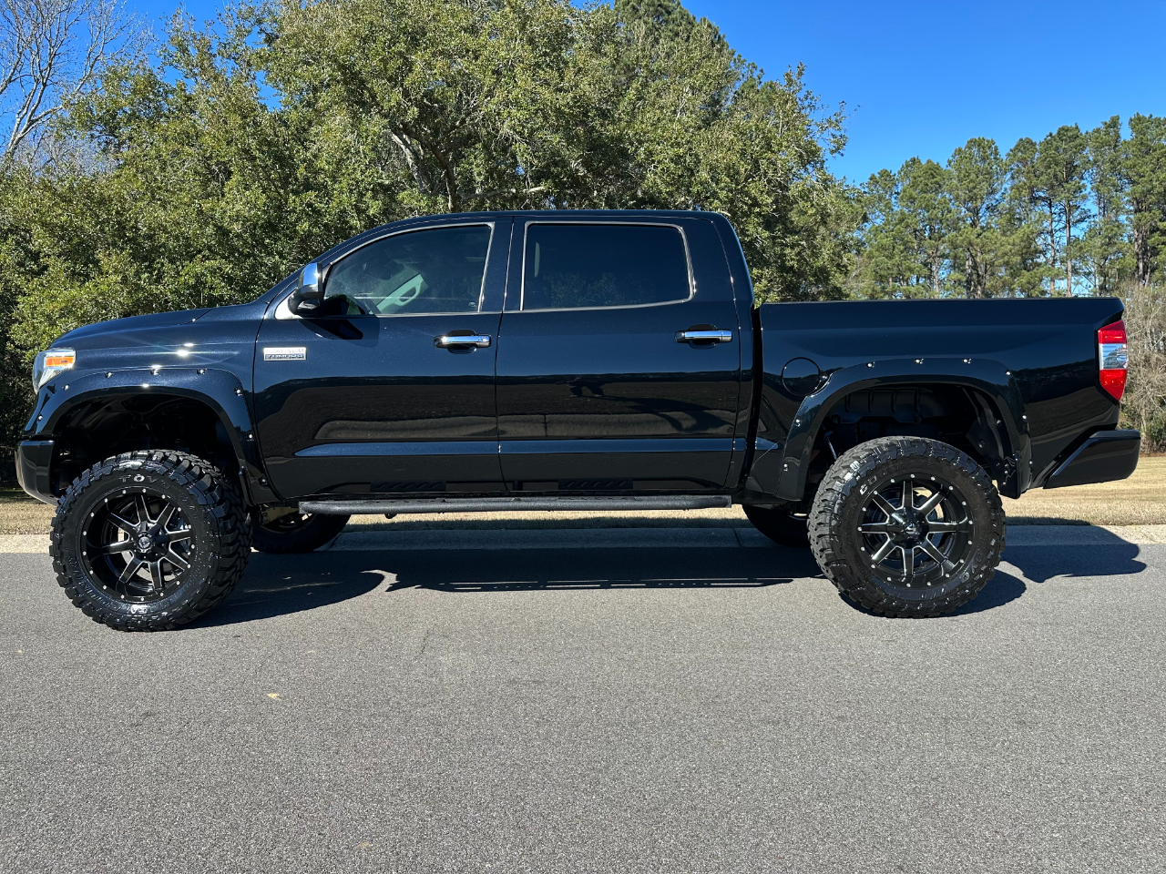 Toyota Tundra 4WD Platinum CrewMax 5.5' Bed 5.7L (Natl) 2020