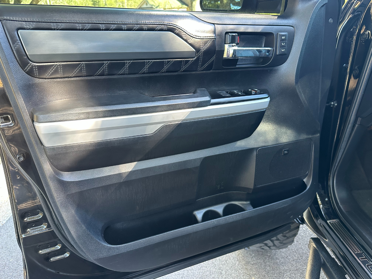 Toyota Tundra 4WD Platinum CrewMax 5.5' Bed 5.7L (Natl) 2020