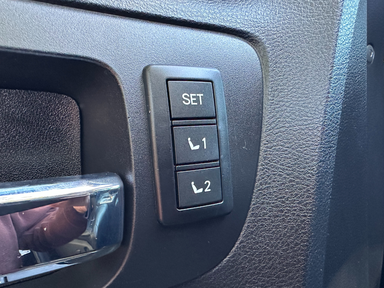 Toyota Tundra 4WD Platinum CrewMax 5.5' Bed 5.7L (Natl) 2020