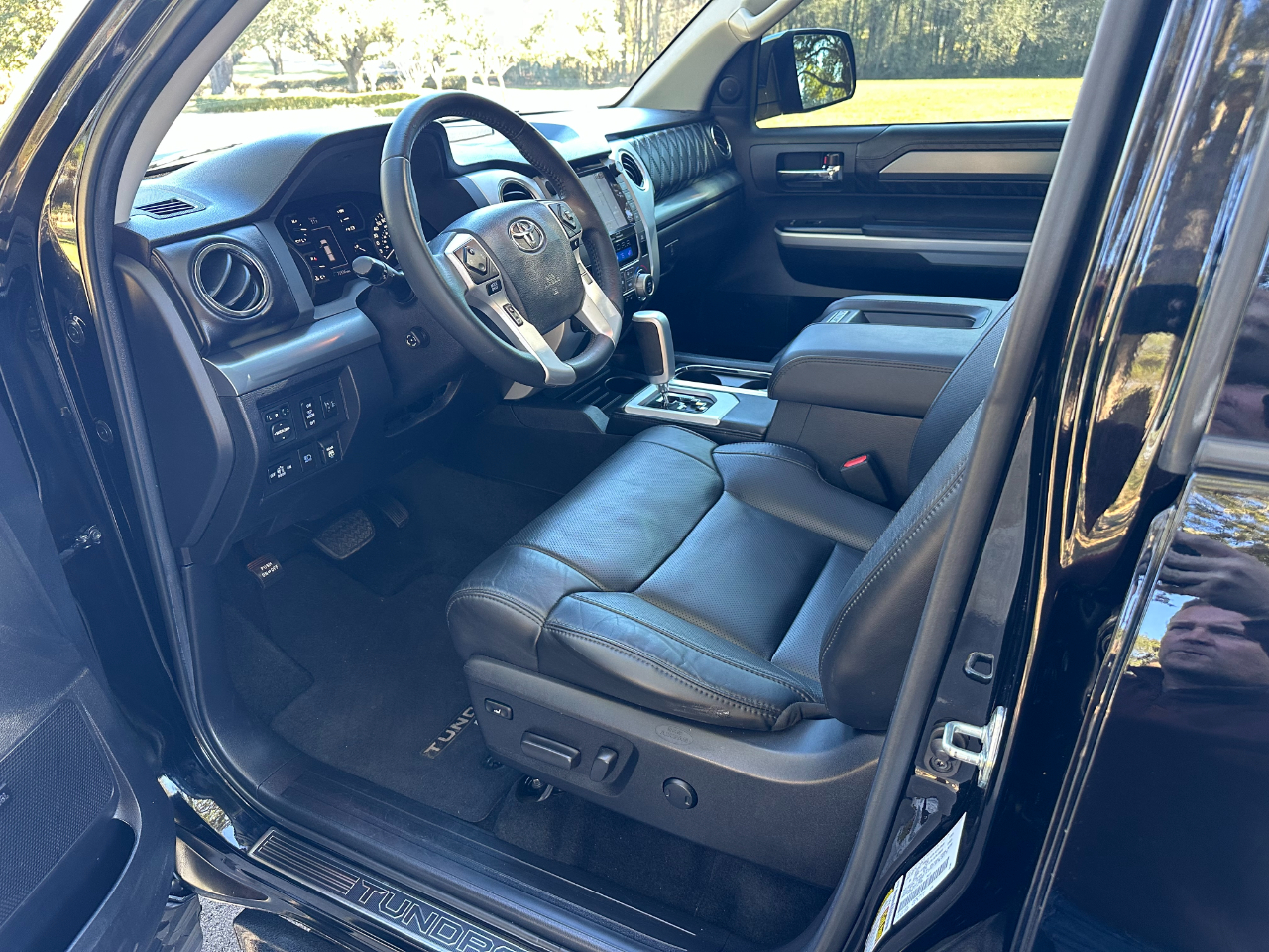 Toyota Tundra 4WD Platinum CrewMax 5.5' Bed 5.7L (Natl) 2020