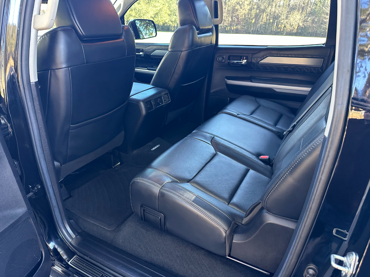 Toyota Tundra 4WD Platinum CrewMax 5.5' Bed 5.7L (Natl) 2020