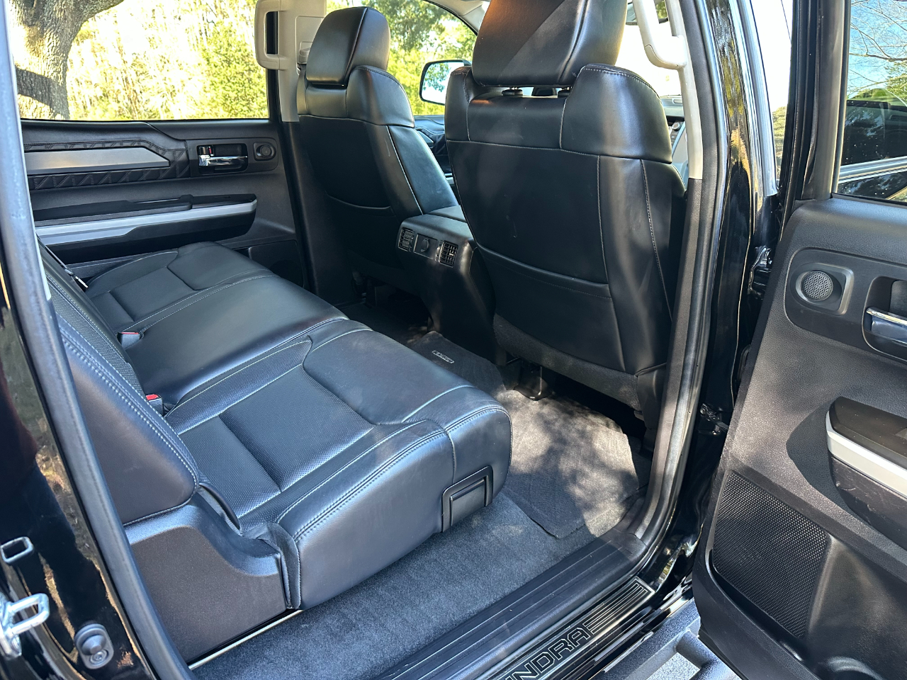 Toyota Tundra 4WD Platinum CrewMax 5.5' Bed 5.7L (Natl) 2020