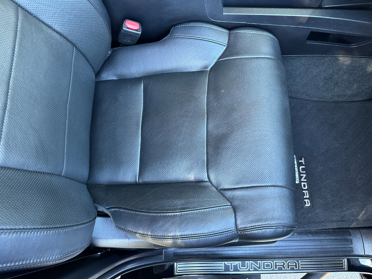 Toyota Tundra 4WD Platinum CrewMax 5.5' Bed 5.7L (Natl) 2020