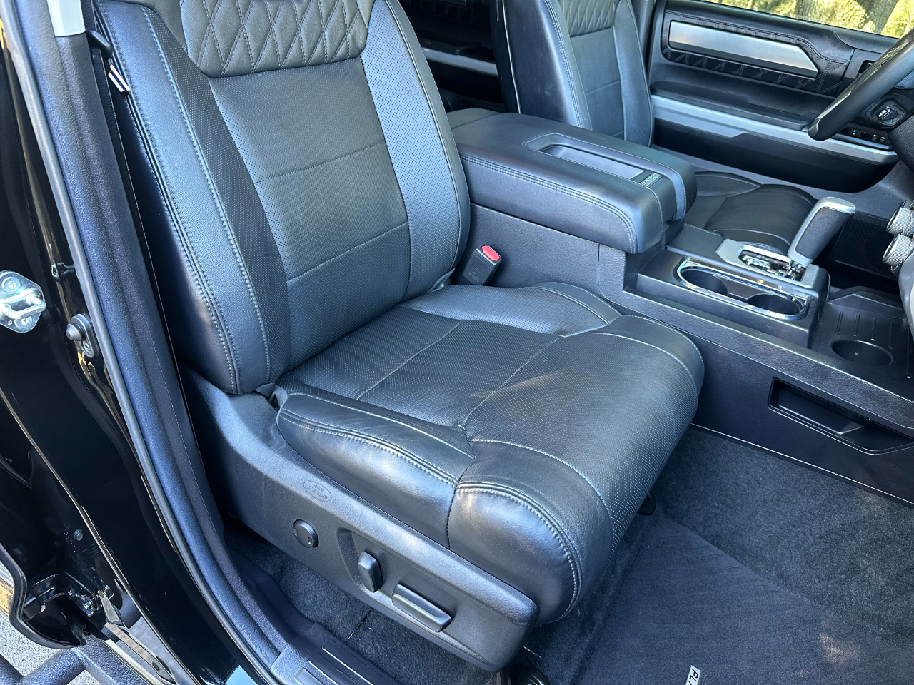 Toyota Tundra 4WD Platinum CrewMax 5.5' Bed 5.7L (Natl) 2020