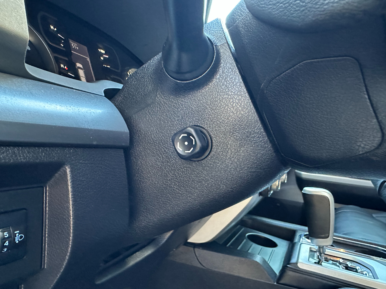 Toyota Tundra 4WD Platinum CrewMax 5.5' Bed 5.7L (Natl) 2020