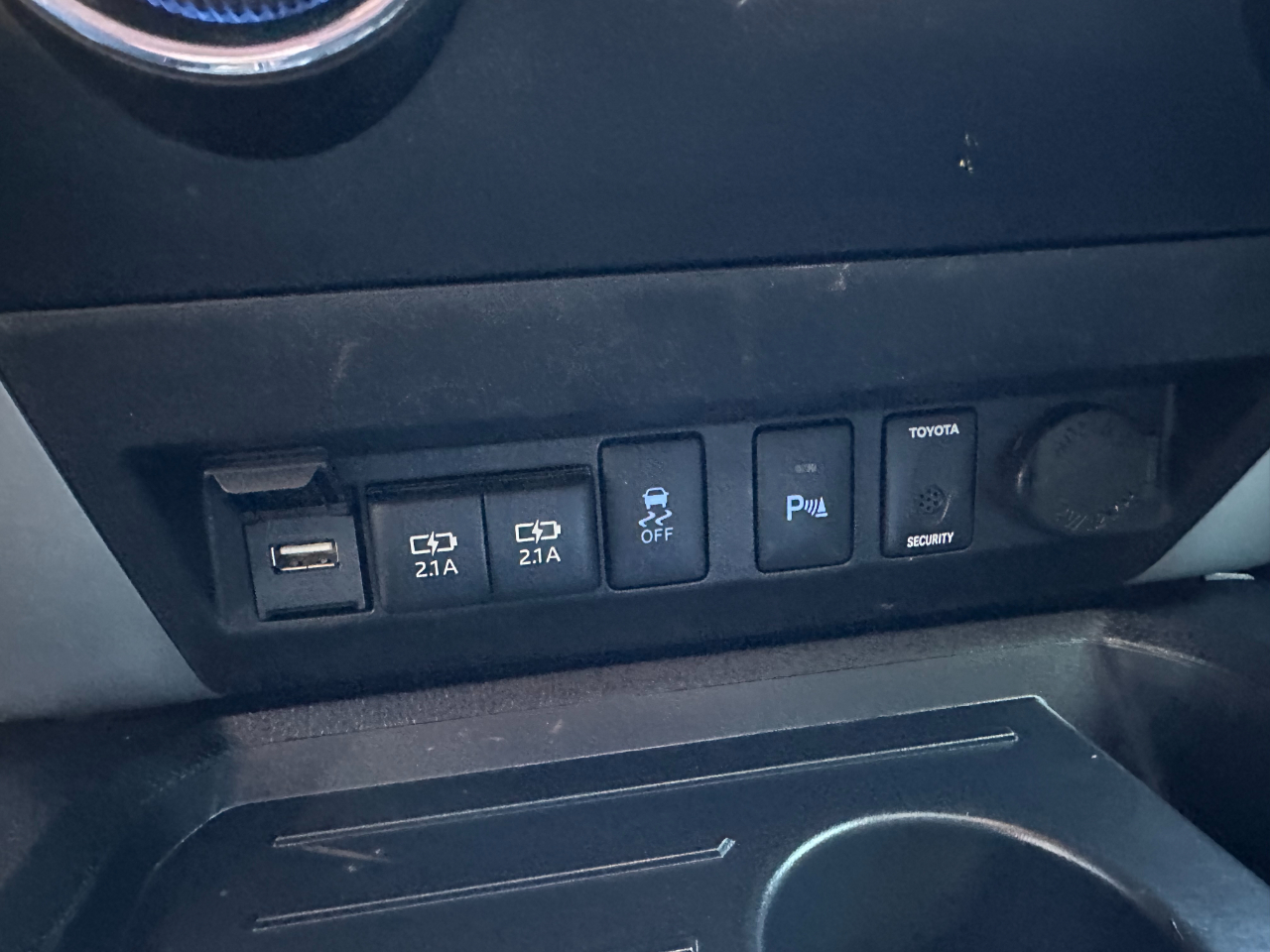 Toyota Tundra 4WD Platinum CrewMax 5.5' Bed 5.7L (Natl) 2020