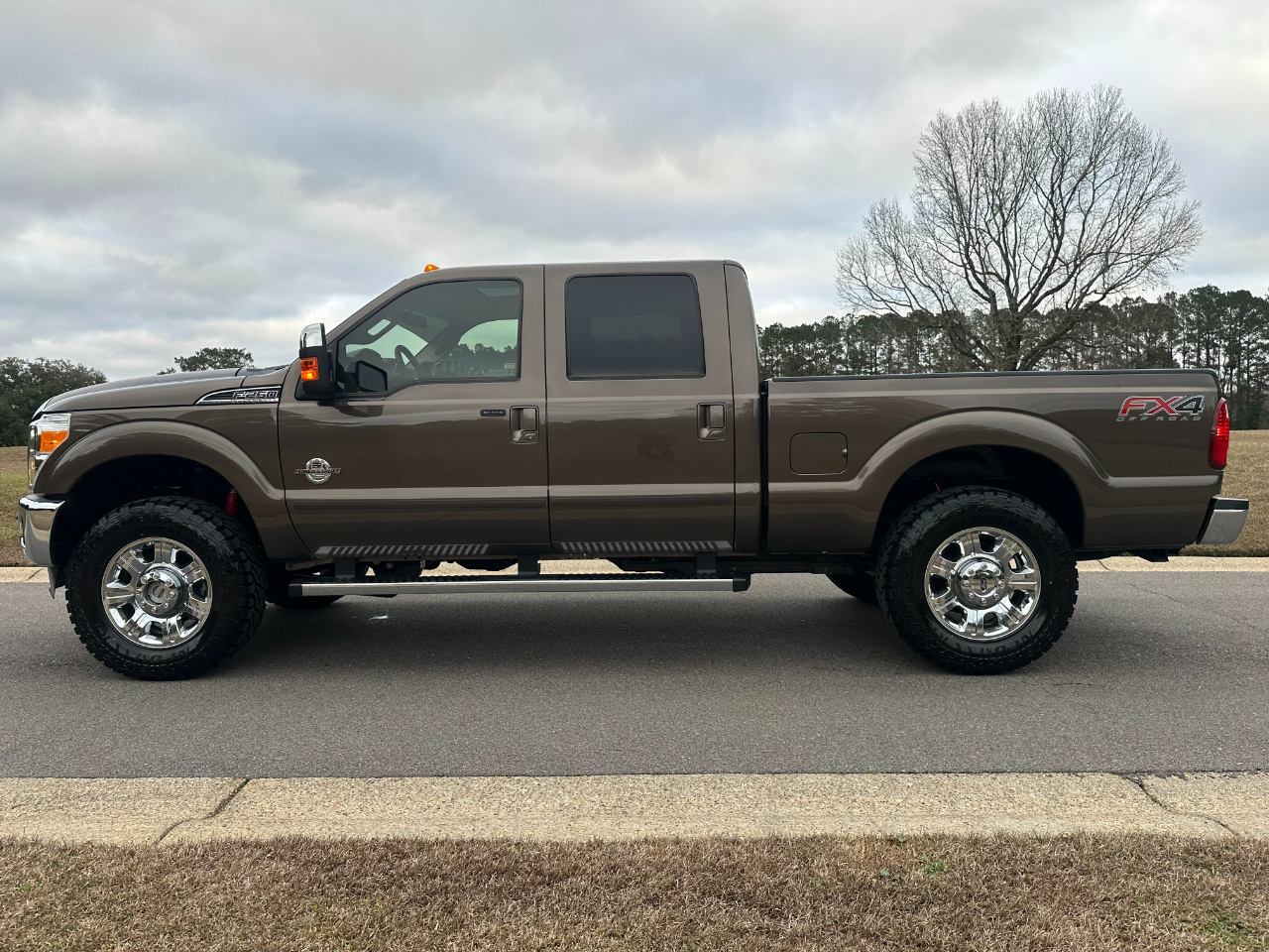 Ford Super Duty F-250 SRW 4WD Crew Cab 156" Lariat 2016
