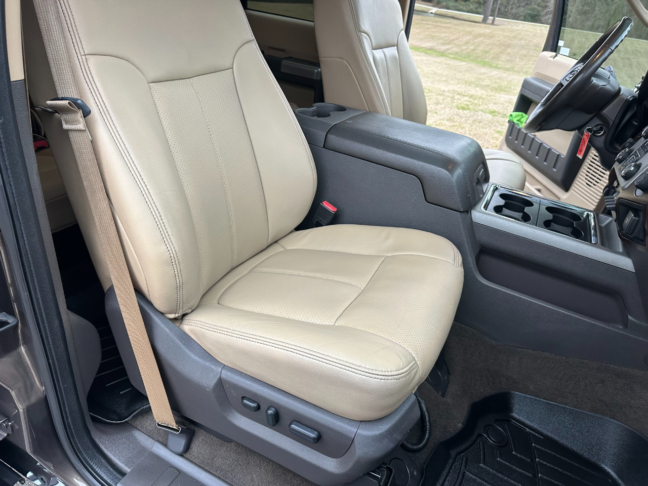 Ford Super Duty F-250 SRW 4WD Crew Cab 156" Lariat 2016