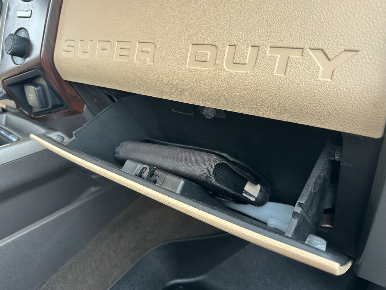 Ford Super Duty F-250 SRW 4WD Crew Cab 156" Lariat 2016