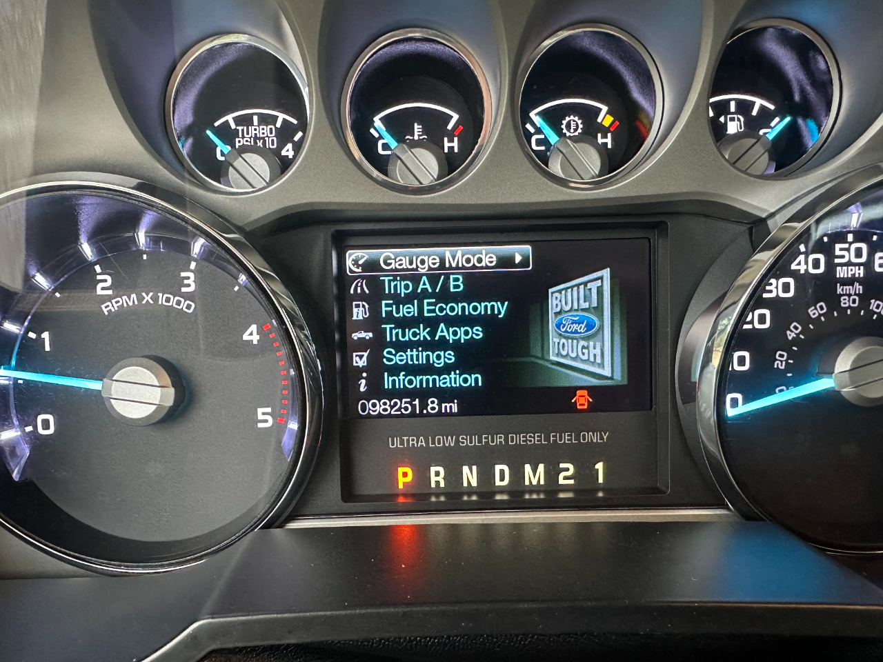 Ford Super Duty F-250 SRW 4WD Crew Cab 156" Lariat 2016