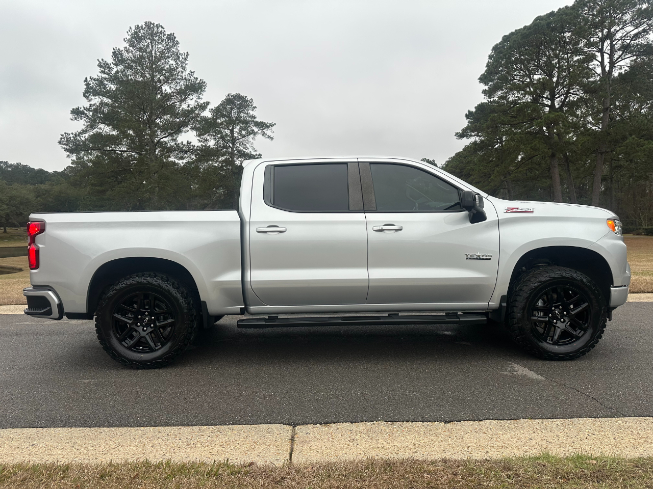 Chevrolet Silverado 1500 4WD Crew Cab 147" RST 2022