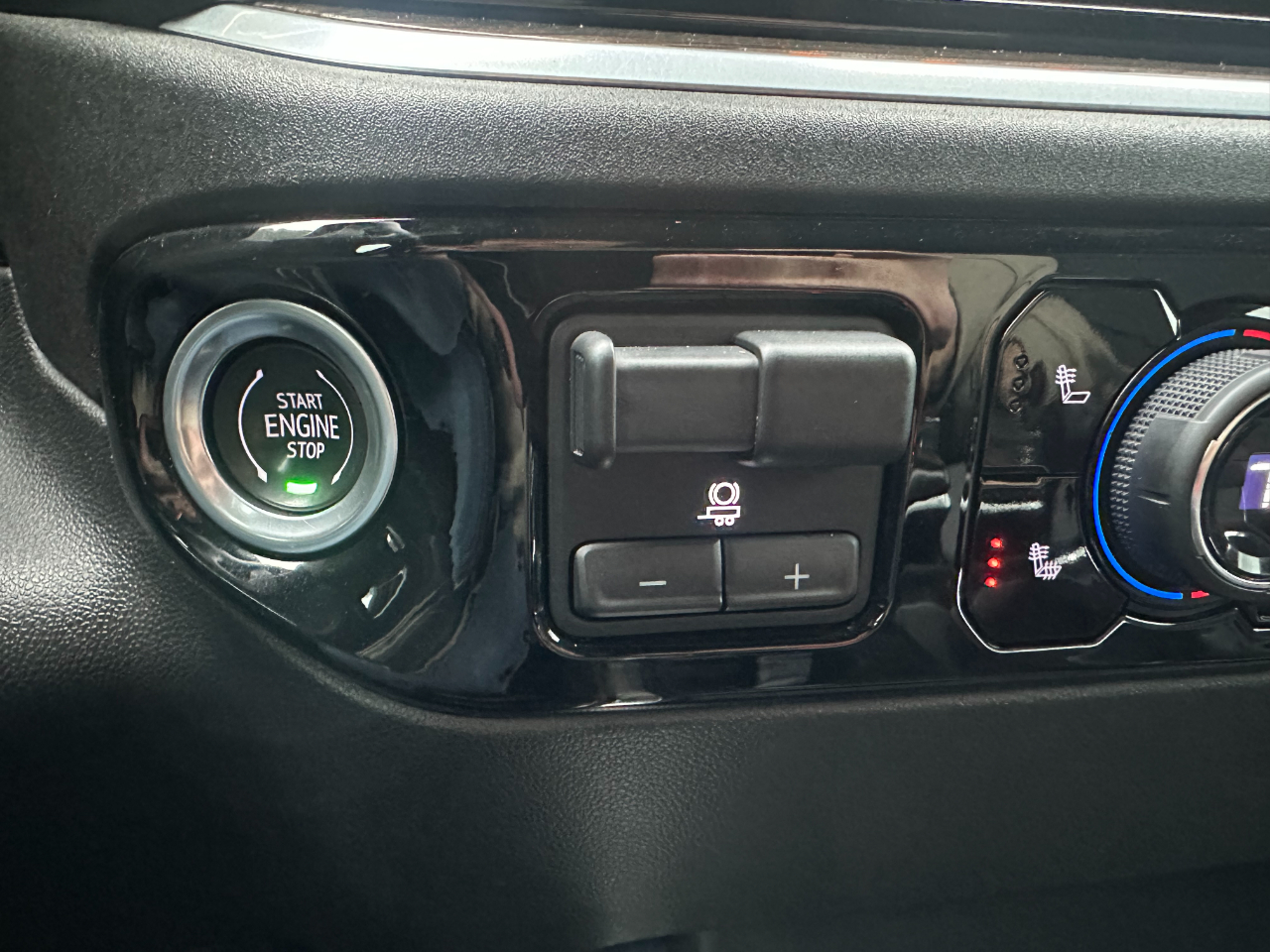 Chevrolet Silverado 1500 4WD Crew Cab 147" RST 2022