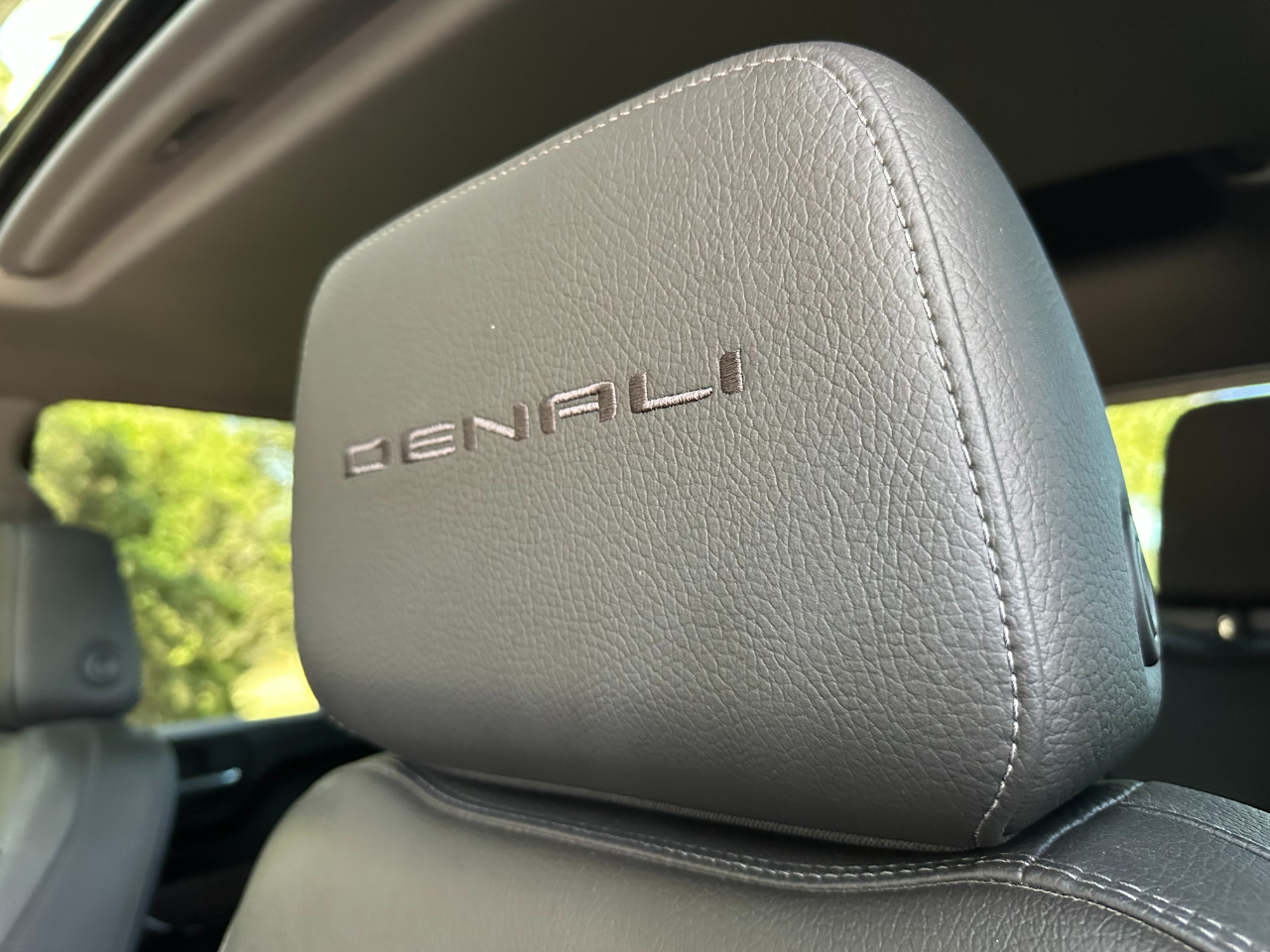 GMC Sierra 2500HD 4WD Crew Cab 159" Denali 2022