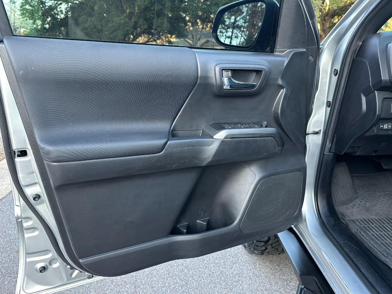 Toyota Tacoma 4WD TRD Sport Double Cab 5' Bed V6 AT (Natl) 2023