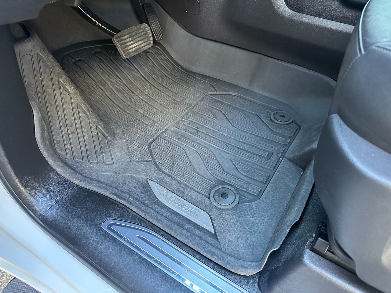 GMC Sierra 1500 4WD Crew Cab 147" Elevation w/3SB 2024