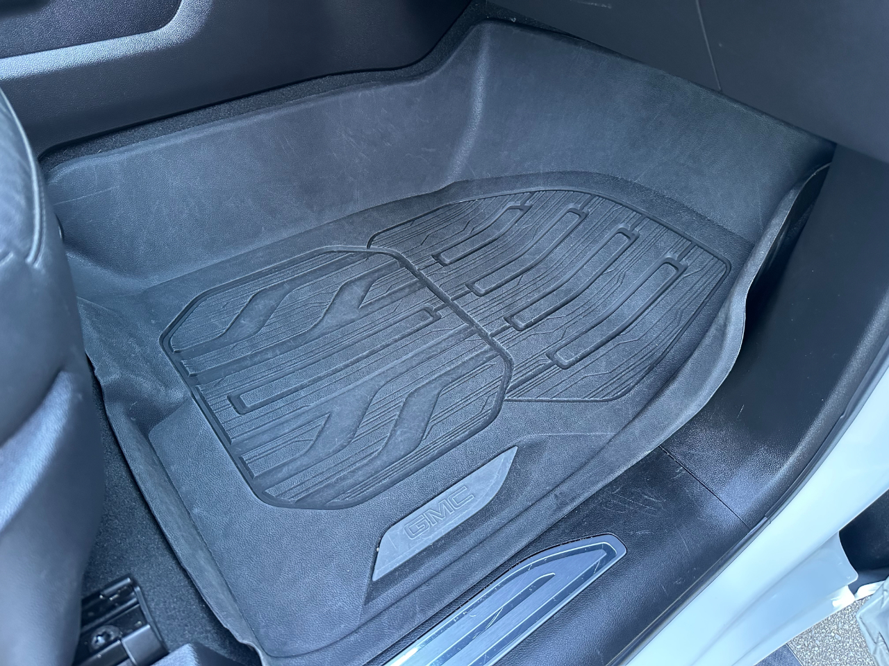 GMC Sierra 1500 4WD Crew Cab 147" Elevation w/3SB 2024