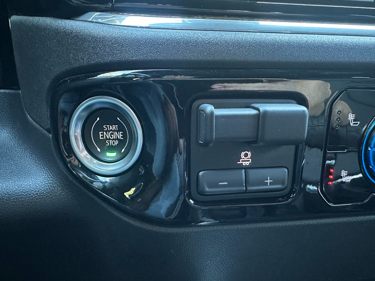 GMC Sierra 1500 4WD Crew Cab 147" Elevation w/3SB 2024