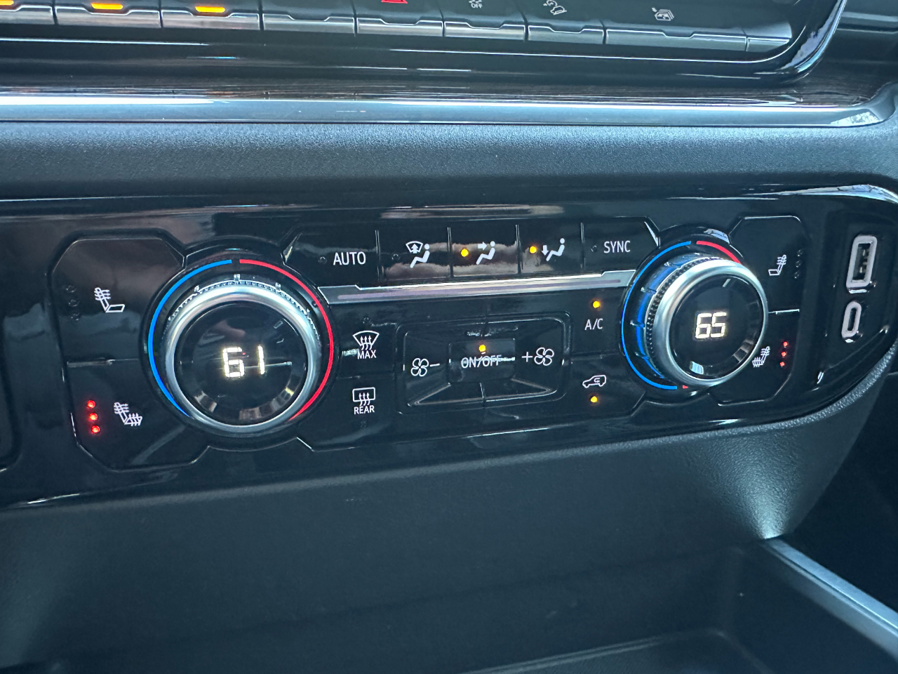 GMC Sierra 1500 4WD Crew Cab 147" Elevation w/3SB 2024