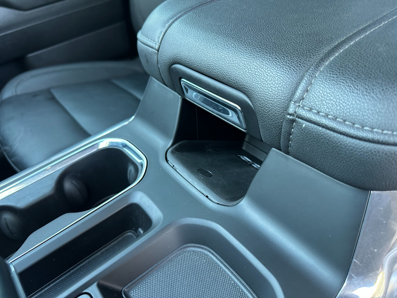 GMC Sierra 1500 4WD Crew Cab 147" Elevation w/3SB 2024