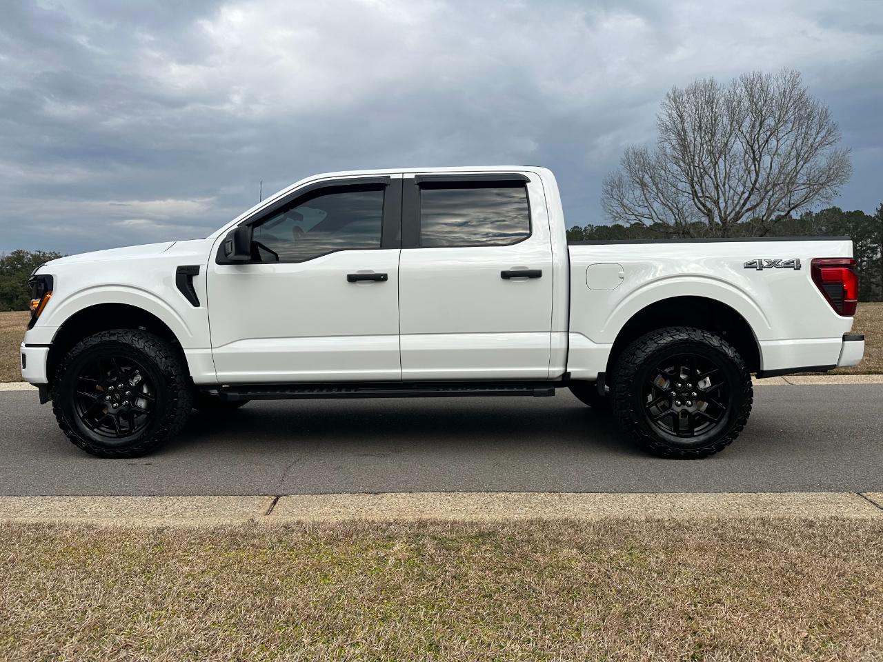Ford F-150 STX 4WD SuperCrew 5.5' Box 2024