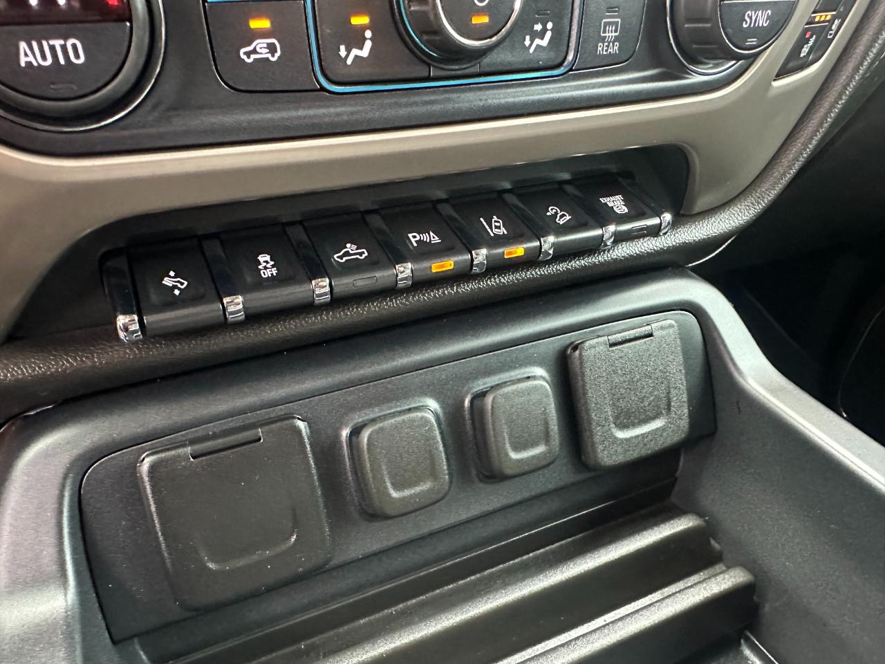 GMC Sierra 3500HD 4WD Crew Cab 153.7" Denali 2019