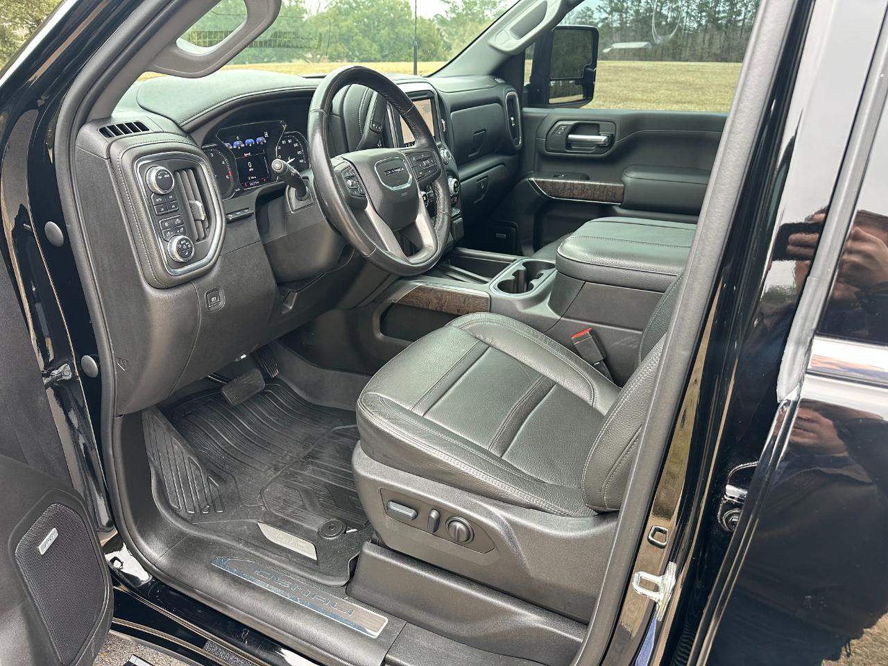 GMC Sierra 2500HD 4WD Crew Cab 159" Denali 2023