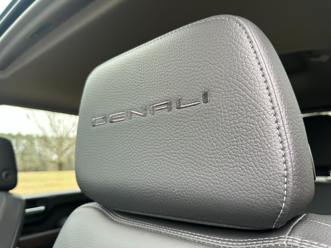 GMC Sierra 2500HD 4WD Crew Cab 159" Denali 2023