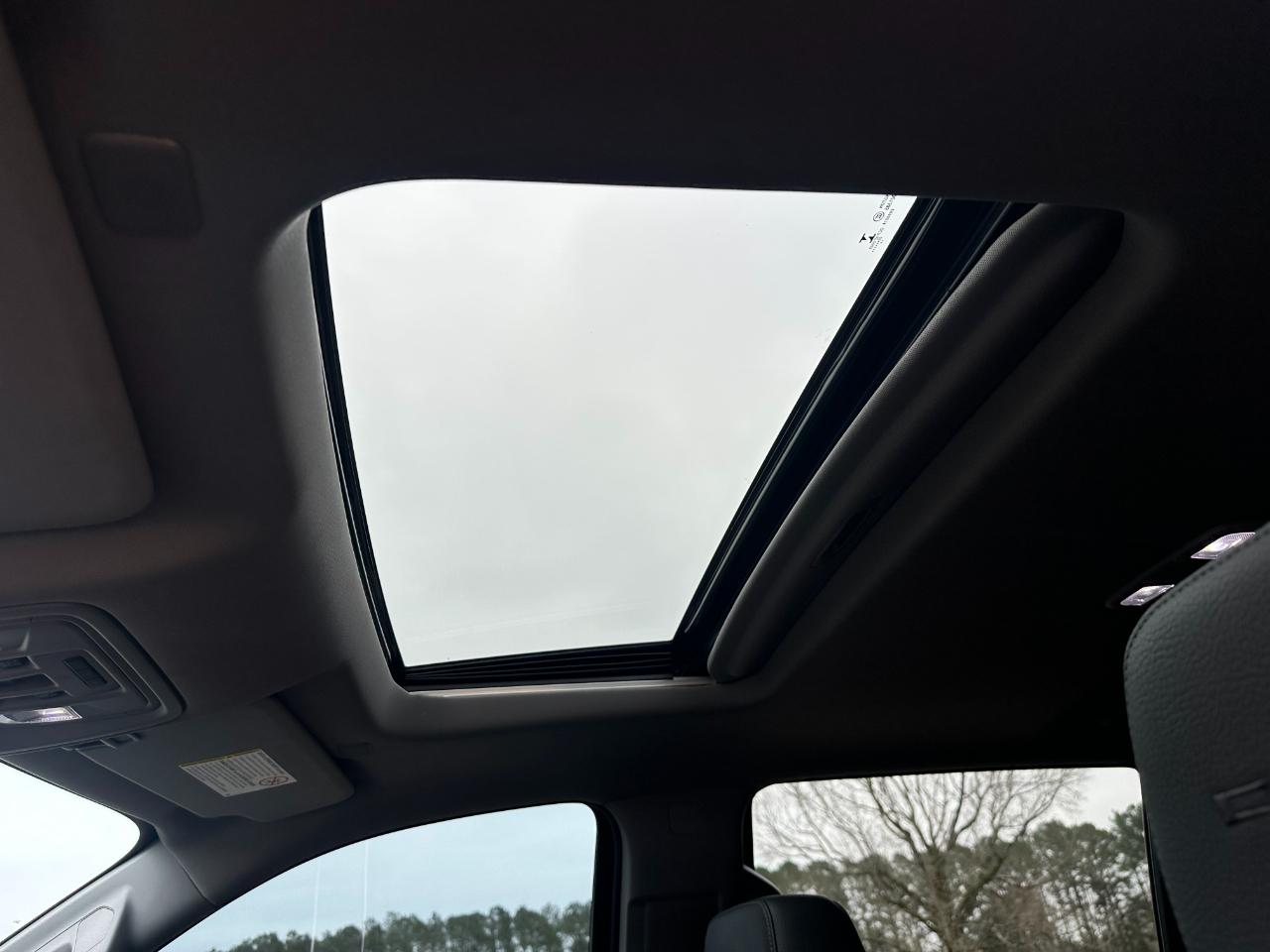 GMC Sierra 2500HD 4WD Crew Cab 159" Denali 2023