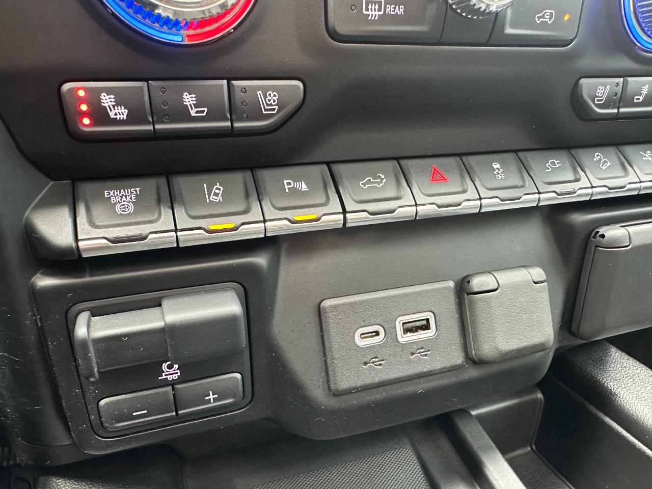 GMC Sierra 2500HD 4WD Crew Cab 159" Denali 2023