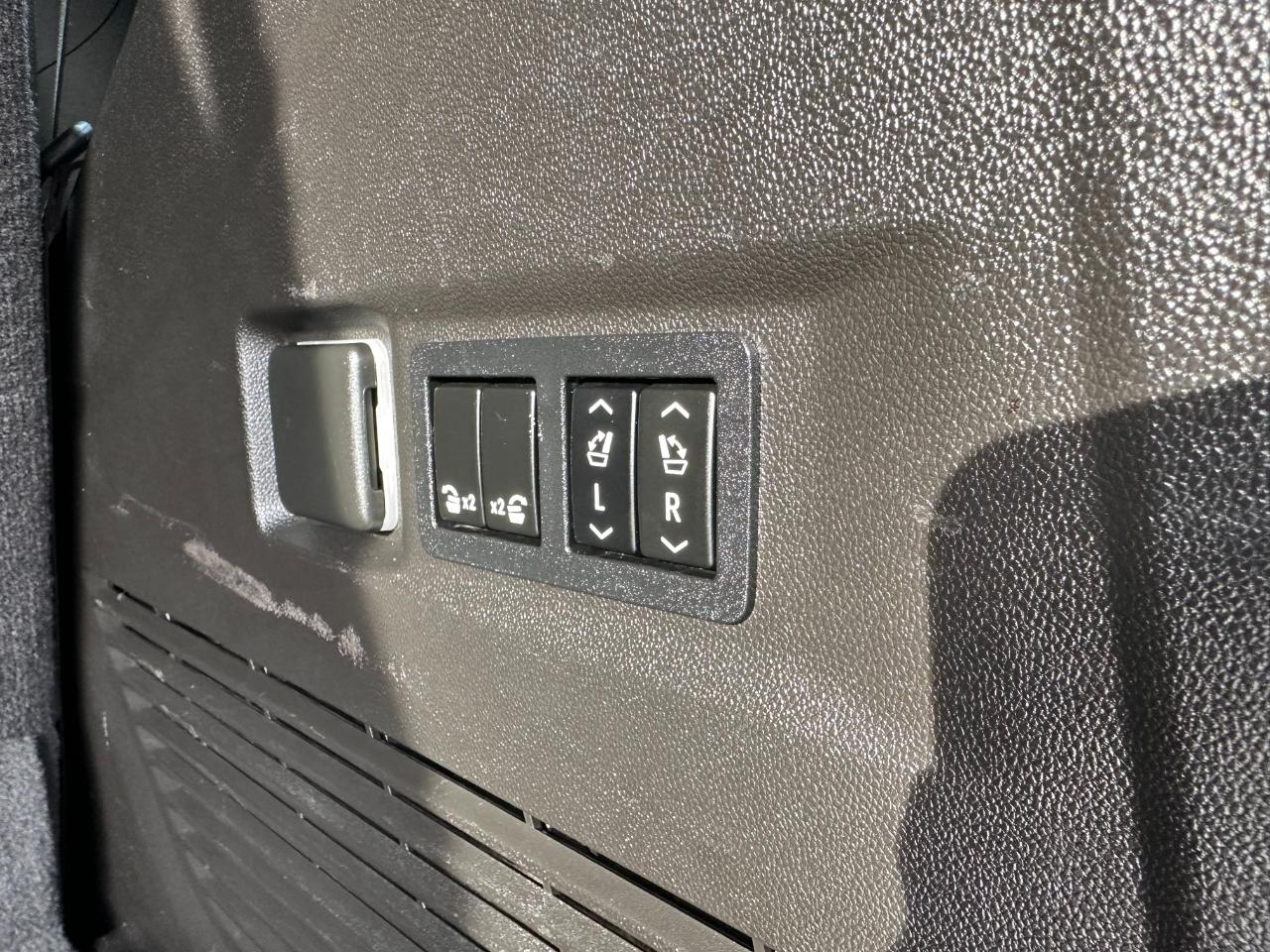 GMC Yukon 4WD 4dr AT4 2021