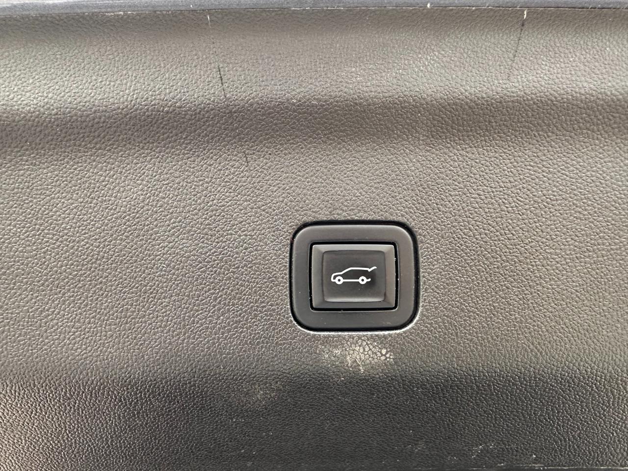 GMC Yukon 4WD 4dr AT4 2021