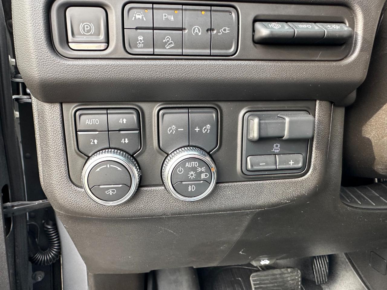 GMC Yukon 4WD 4dr AT4 2021