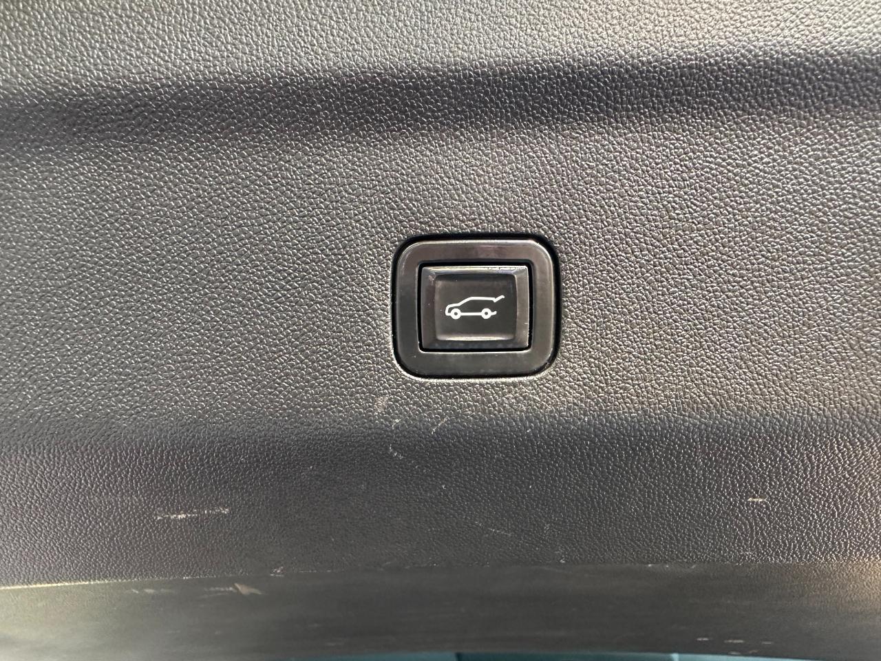 Chevrolet Tahoe 4WD 4dr LT 2021