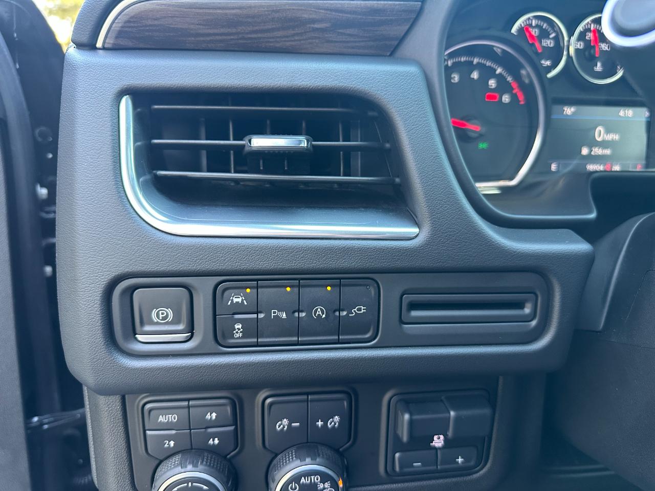 Chevrolet Tahoe 4WD 4dr LT 2021