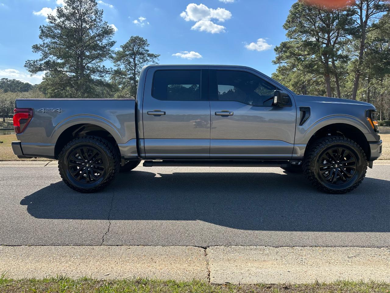 Ford F-150 XLT 4WD SuperCrew 5.5' Box 2024
