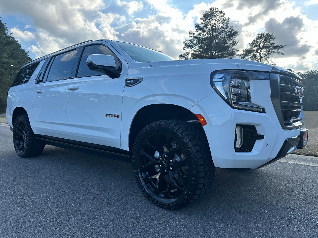 GMC Yukon XL 4WD 4dr AT4 2023