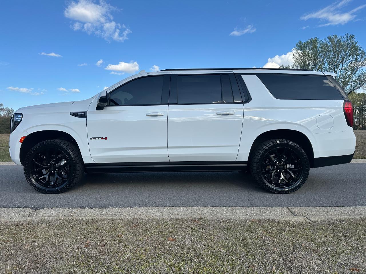 GMC Yukon XL 4WD 4dr AT4 2023