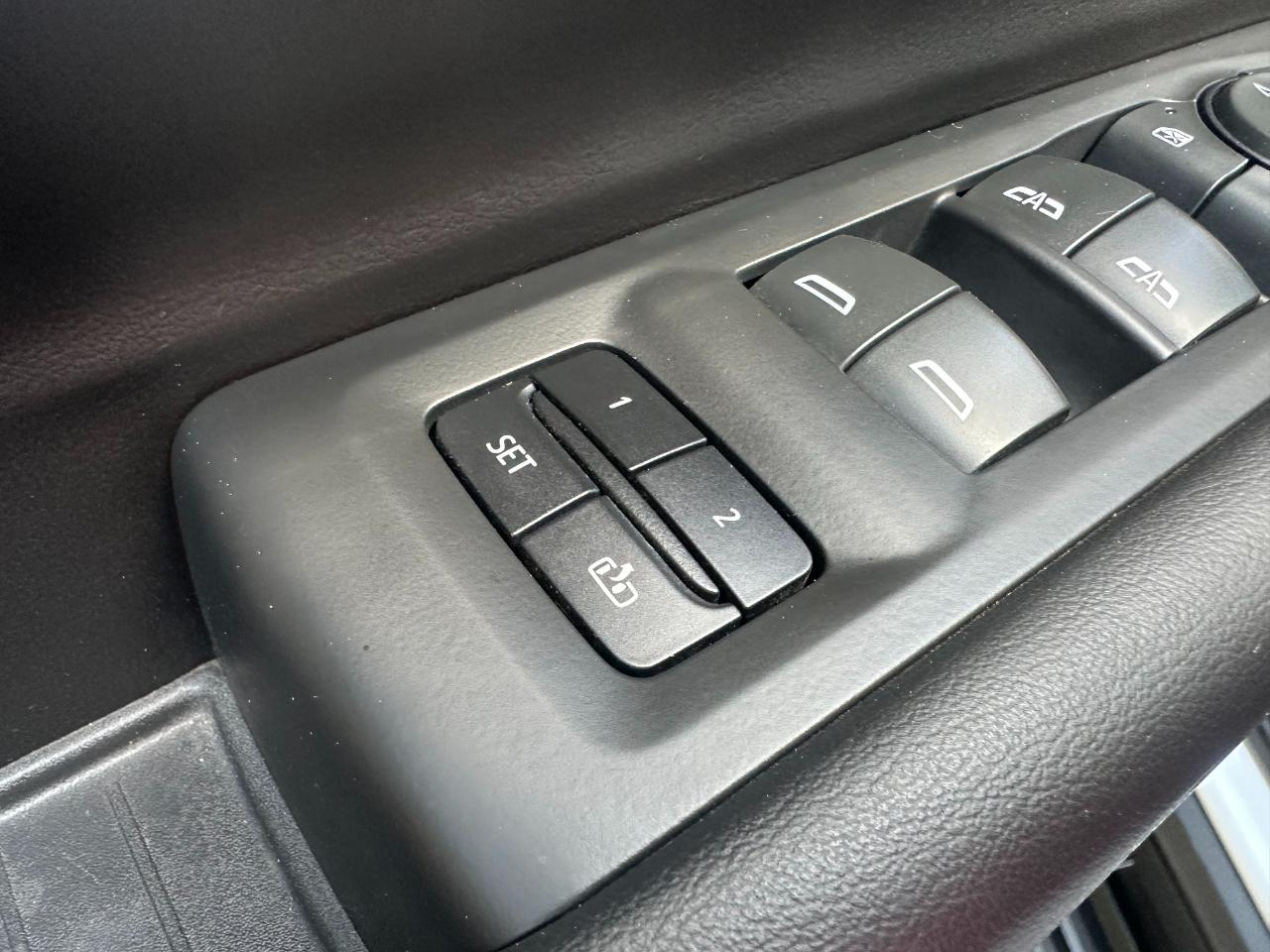 GMC Yukon XL 4WD 4dr AT4 2023