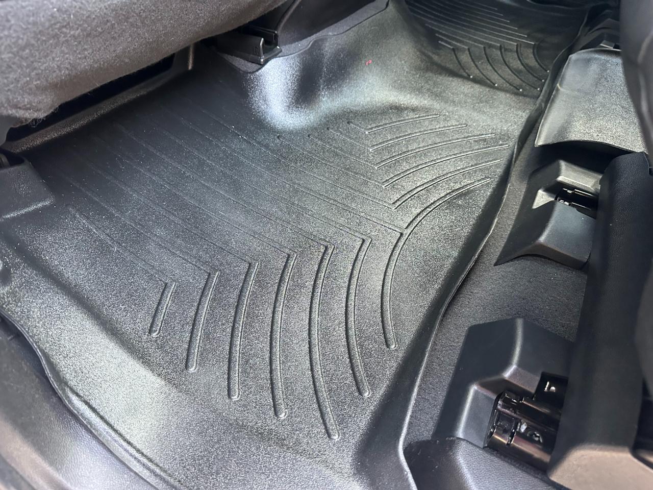 GMC Yukon XL 4WD 4dr AT4 2023