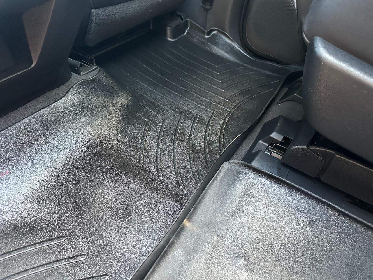 GMC Yukon XL 4WD 4dr AT4 2023