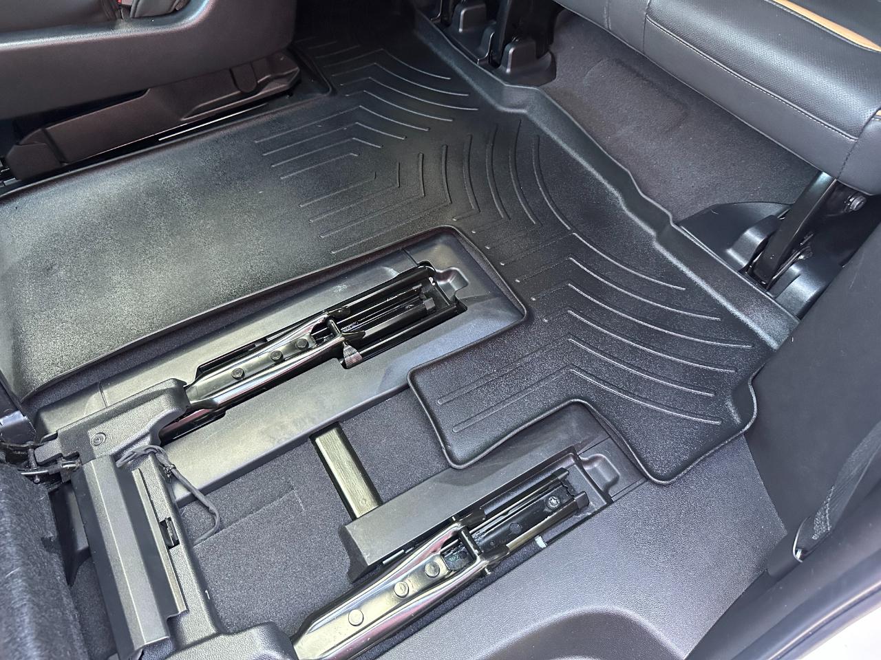 GMC Yukon XL 4WD 4dr AT4 2023