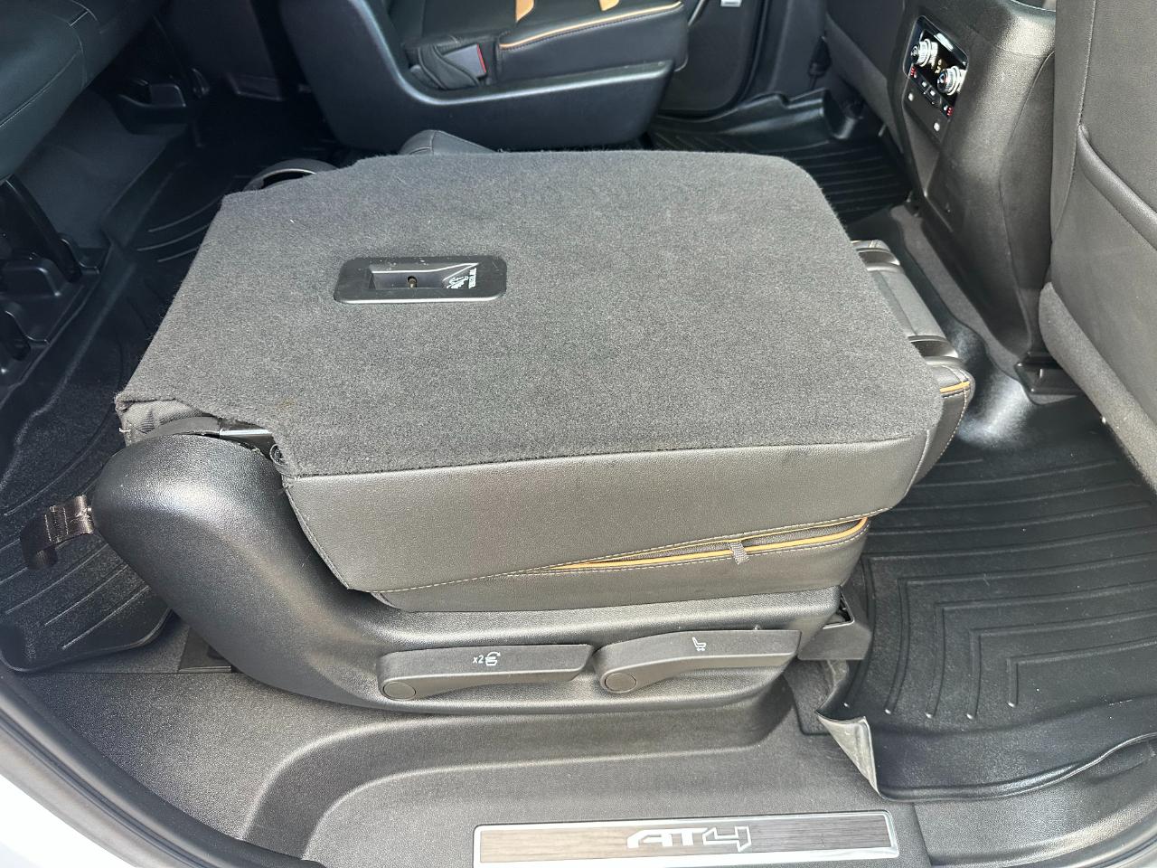 GMC Yukon XL 4WD 4dr AT4 2023