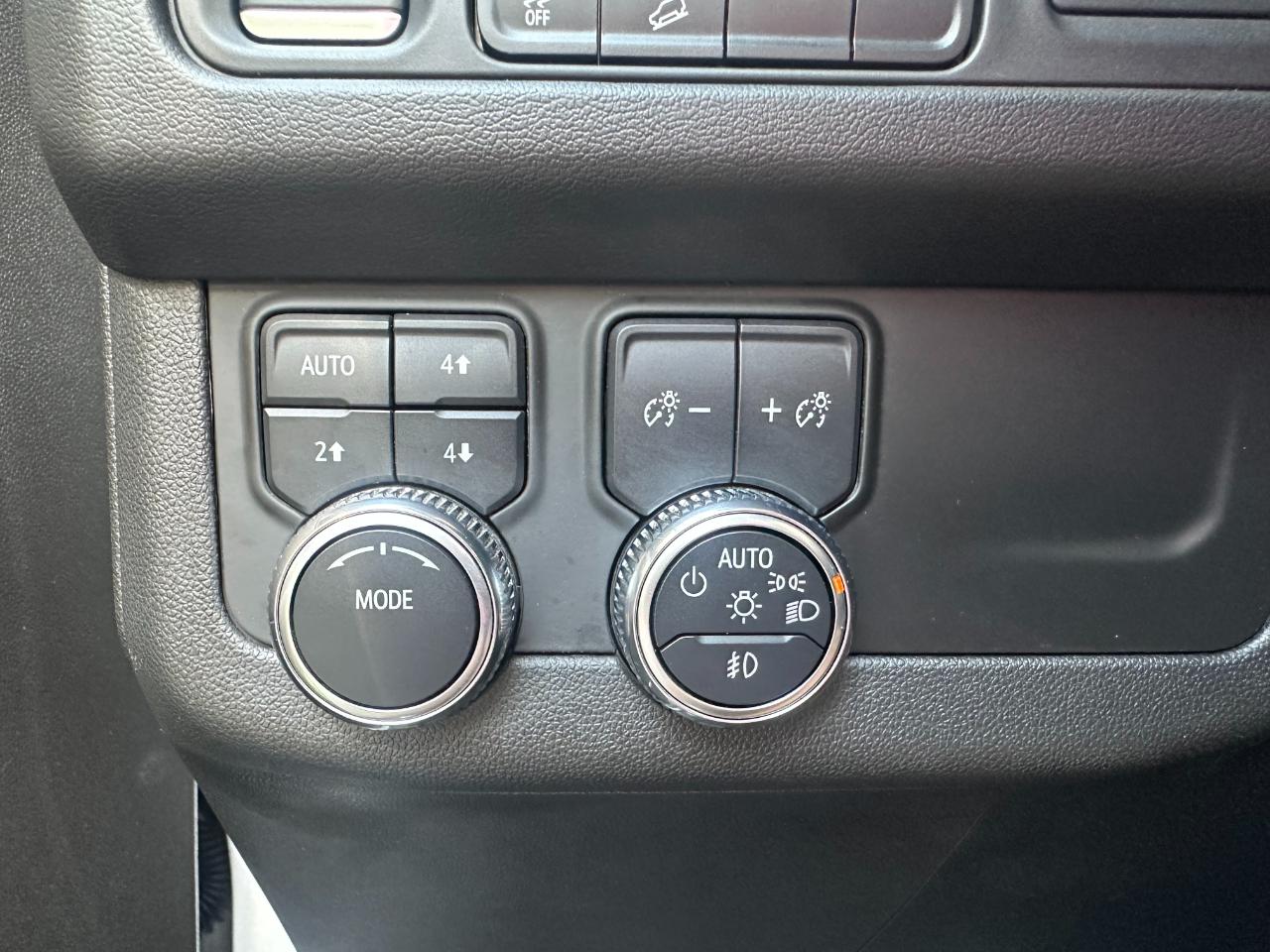 GMC Yukon XL 4WD 4dr AT4 2023