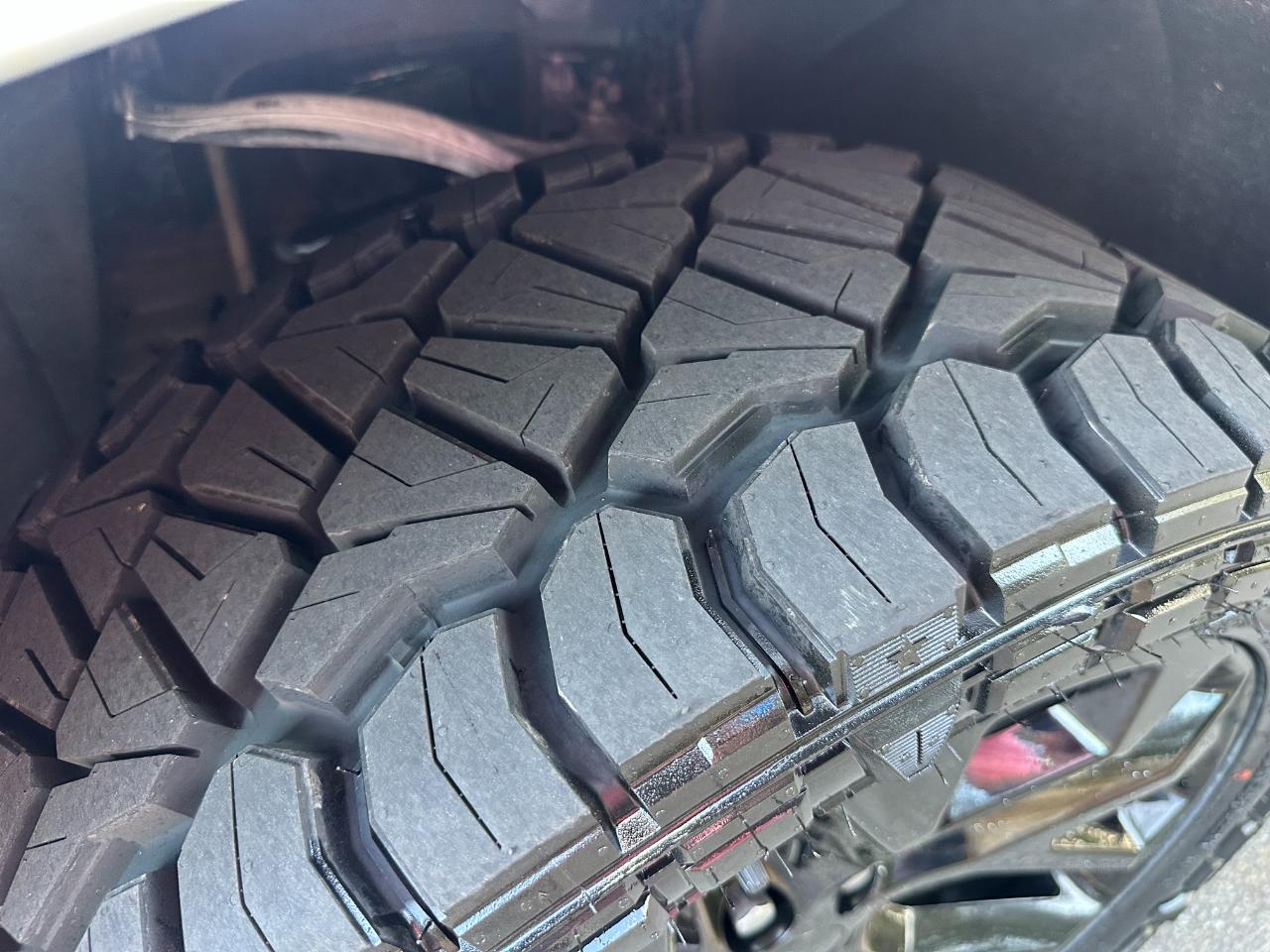 GMC Yukon XL 4WD 4dr AT4 2023