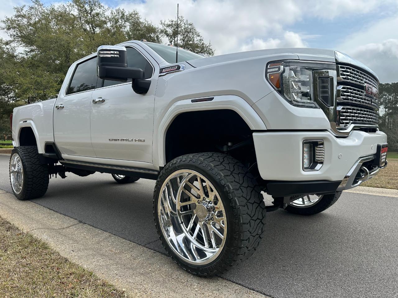 GMC Sierra 2500HD 4WD Crew Cab 159" Denali 2023