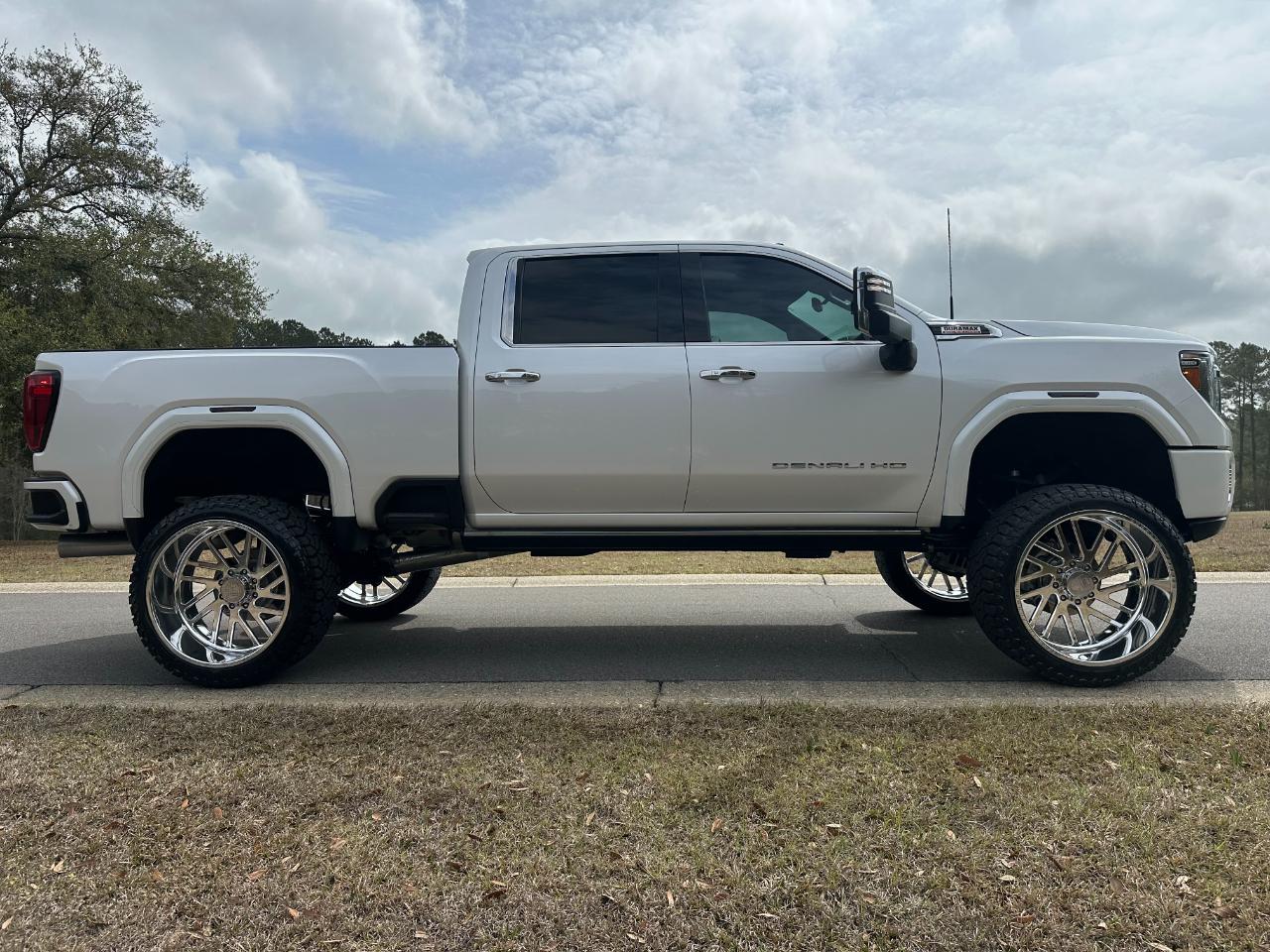 GMC Sierra 2500HD 4WD Crew Cab 159" Denali 2023