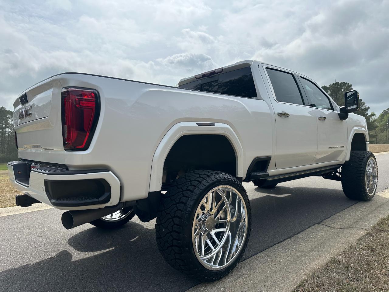 GMC Sierra 2500HD 4WD Crew Cab 159" Denali 2023